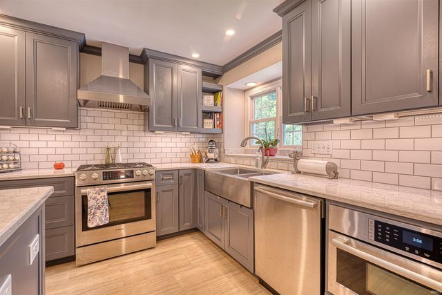 4019 Jennings Lane, Evansville, IN 47720