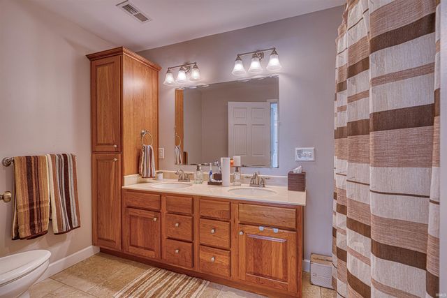 4019 Jennings Lane, Evansville, IN 47720