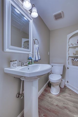 4019 Jennings Lane, Evansville, IN 47720