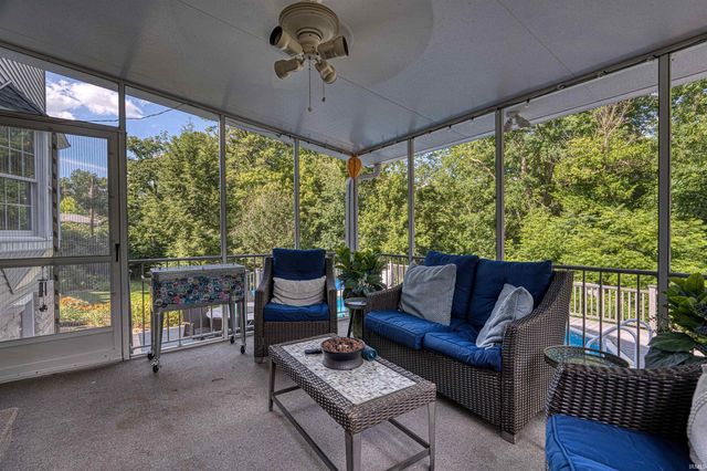 4019 Jennings Lane, Evansville, IN 47720