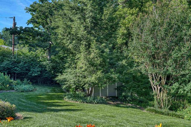 4019 Jennings Lane, Evansville, IN 47720
