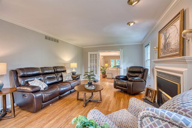4019 Jennings Lane, Evansville, IN 47720
