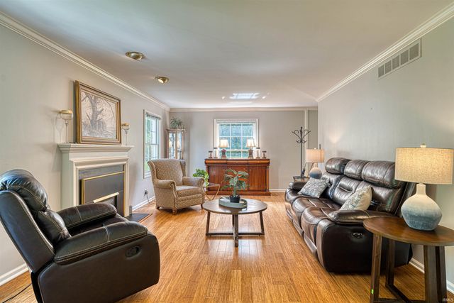 4019 Jennings Lane, Evansville, IN 47720