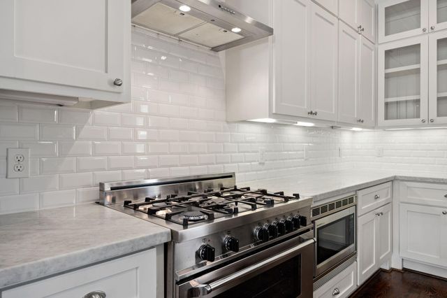 519 E 28th Street, Houston, TX 77008