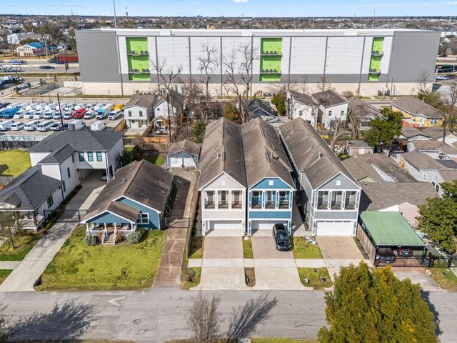 519 E 28th Street, Houston, TX 77008