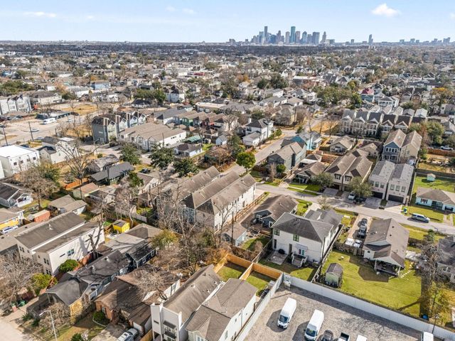 519 E 28th Street, Houston, TX 77008