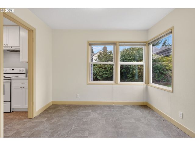 142 HOLMES Ln, Oregon City, OR 97045