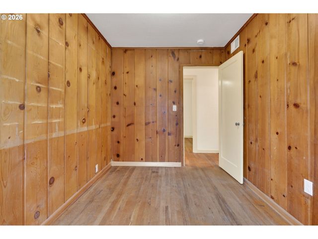 142 HOLMES Ln, Oregon City, OR 97045