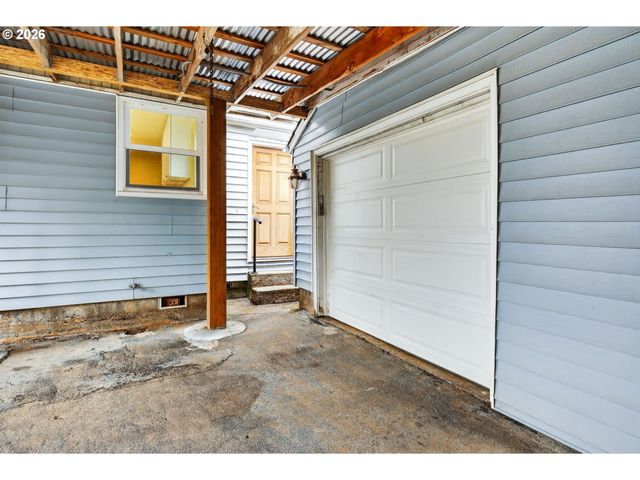 142 HOLMES Ln, Oregon City, OR 97045