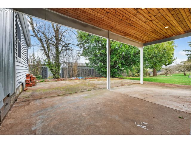 142 HOLMES Ln, Oregon City, OR 97045