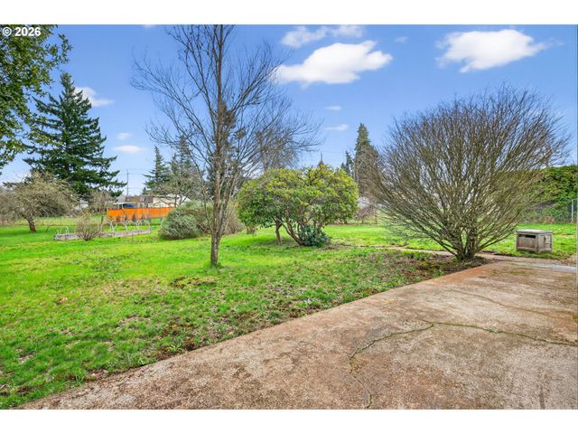 142 HOLMES Ln, Oregon City, OR 97045