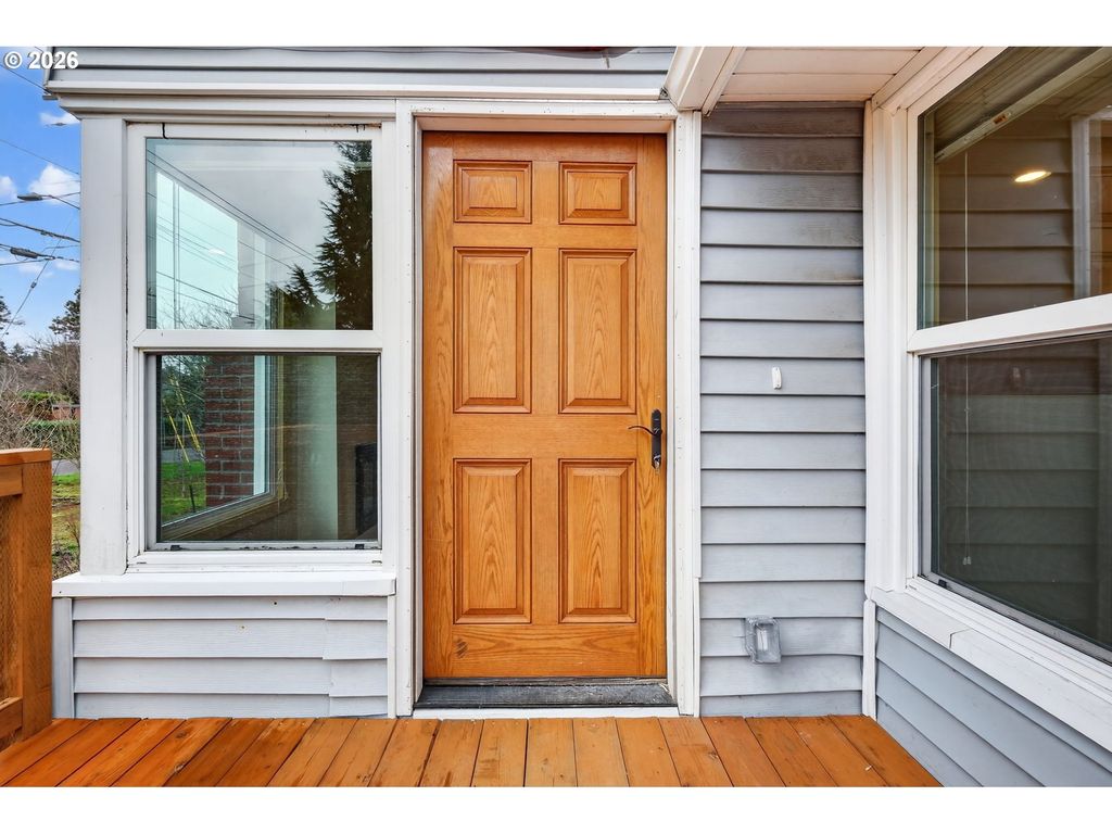 142 HOLMES Ln, Oregon City, OR 97045