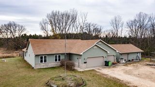 E8835 HUNTLEY ROAD, New London, WI 54961