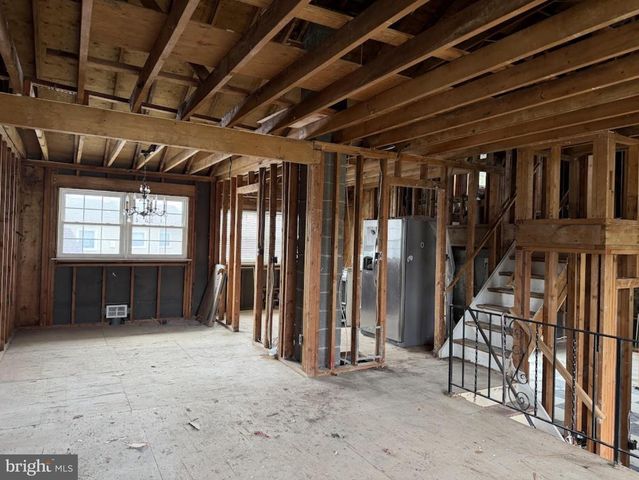 5 CLIVE CT, Ewing, NJ 08638