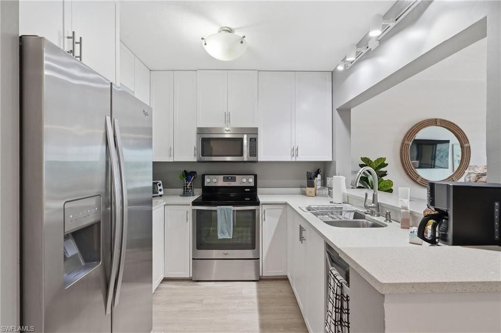 803 River Point DR 107B, NAPLES, FL 34102 — photo 4