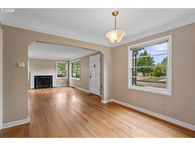 4711 N AMHERST St, Portland, OR 97203