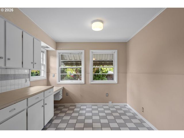 4711 N AMHERST St, Portland, OR 97203