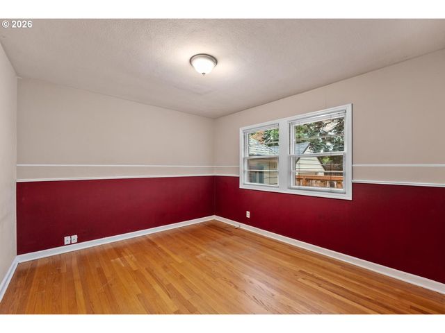 4711 N AMHERST St, Portland, OR 97203
