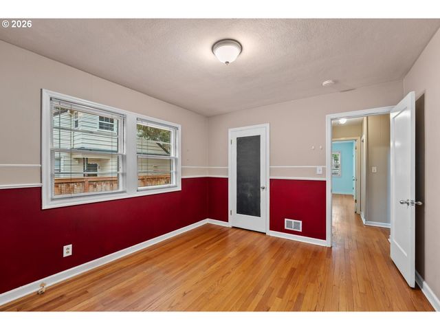 4711 N AMHERST St, Portland, OR 97203