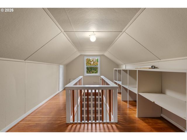 4711 N AMHERST St, Portland, OR 97203