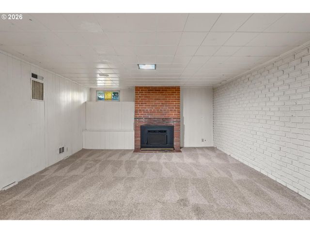 4711 N AMHERST St, Portland, OR 97203