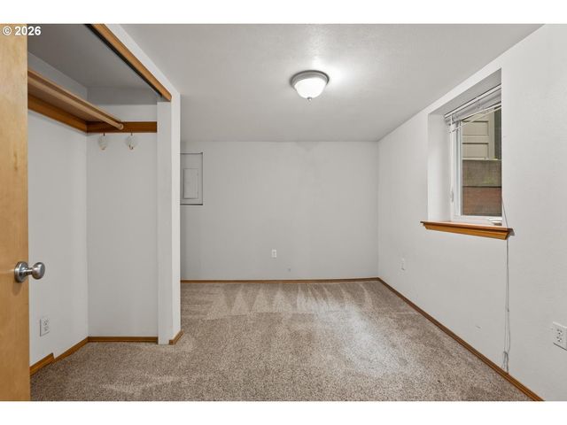 4711 N AMHERST St, Portland, OR 97203