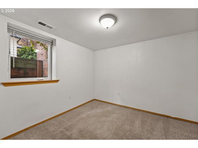 4711 N AMHERST St, Portland, OR 97203