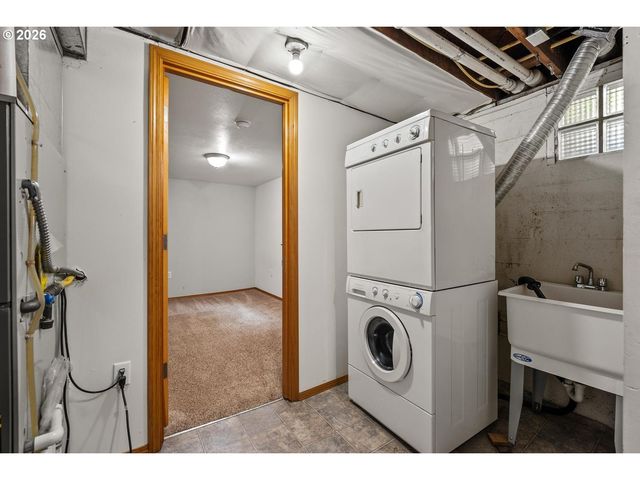 4711 N AMHERST St, Portland, OR 97203