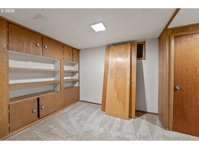 4711 N AMHERST St, Portland, OR 97203