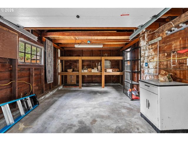 4711 N AMHERST St, Portland, OR 97203