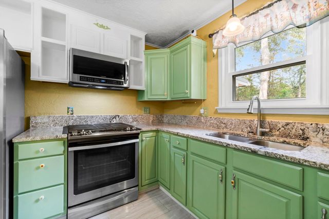 205 Jefferson Davis, Livingston, TX 77351