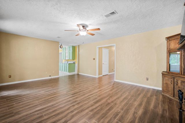 205 Jefferson Davis, Livingston, TX 77351