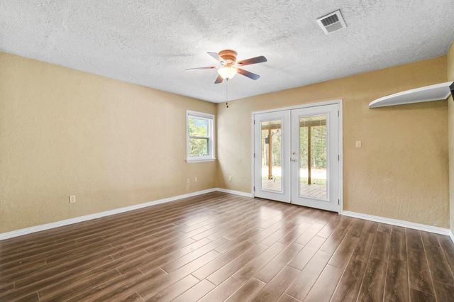 205 Jefferson Davis, Livingston, TX 77351