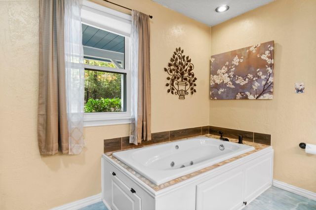 205 Jefferson Davis, Livingston, TX 77351