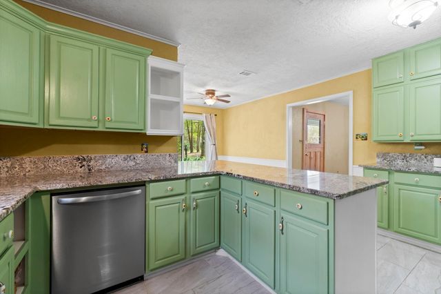 205 Jefferson Davis, Livingston, TX 77351