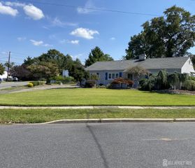 2 Avon Road, Edison, NJ 08817