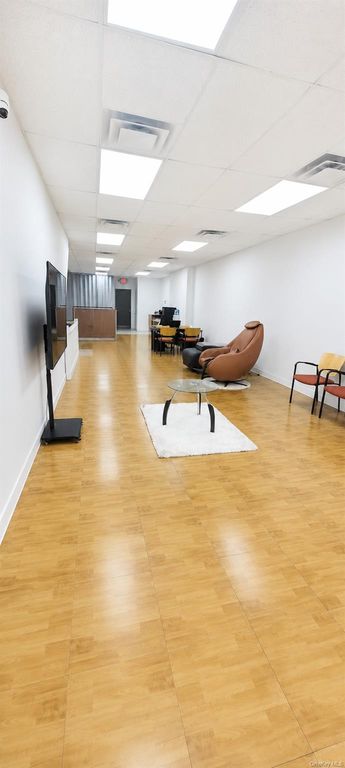 21945 Jamaica Avenue 1st Floor, Queens Village, NY 11428