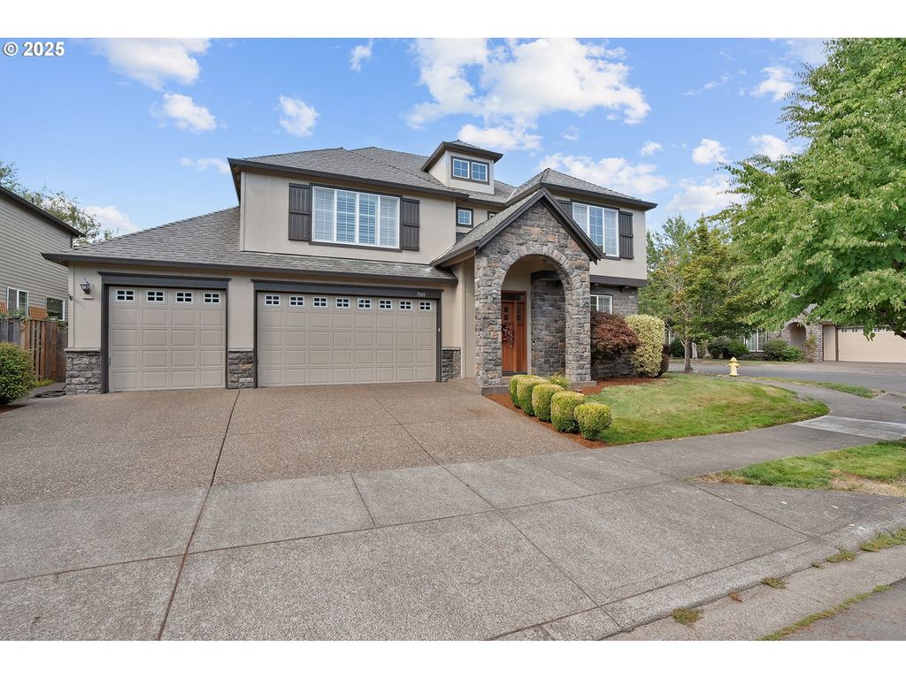 7001 Sw BOUCHAINE St, Wilsonville, OR 97070