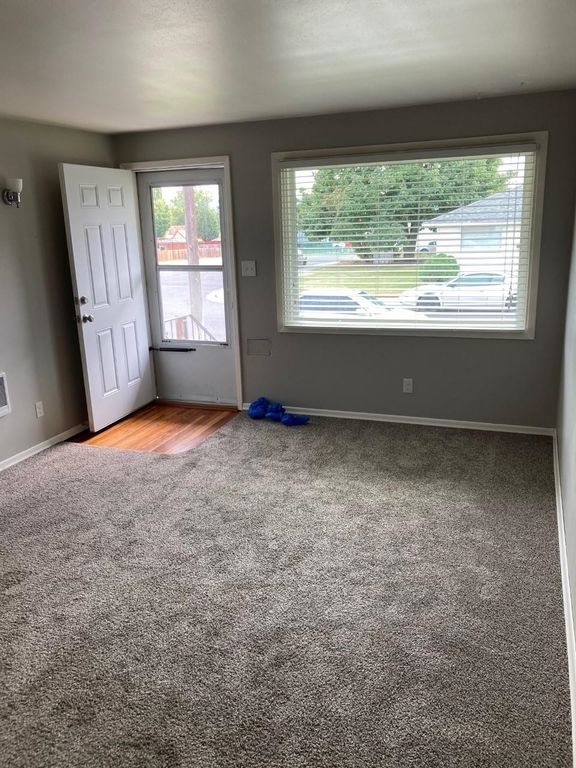 609 E EUCLID Ave, Spokane, WA 99207 photo 2