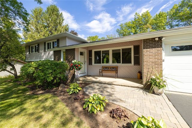 61 Barnfield Road, Henrietta, NY 14534