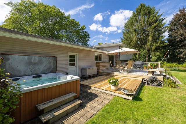 61 Barnfield Road, Henrietta, NY 14534