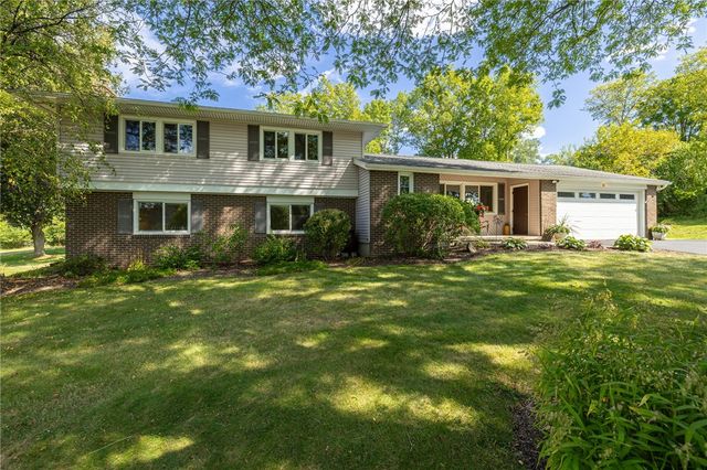 61 Barnfield Road, Henrietta, NY 14534