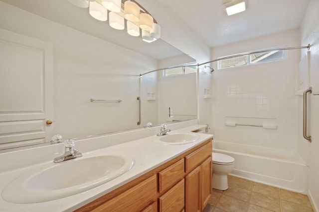 2572 Douglas Fir Dr, Lodi, CA 95242
