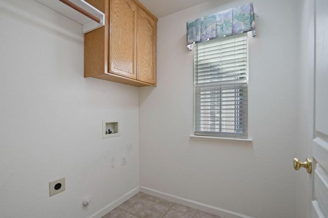 2572 Douglas Fir Dr, Lodi, CA 95242