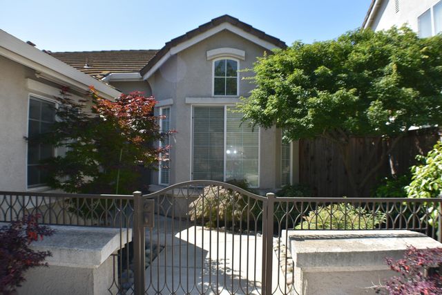 2572 Douglas Fir Dr, Lodi, CA 95242