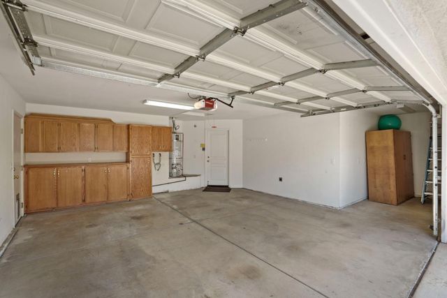 2572 Douglas Fir Dr, Lodi, CA 95242