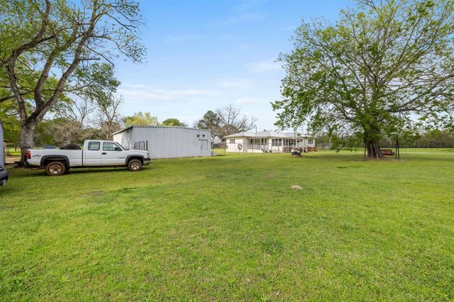 623 N Granger Street, Oakwood, TX 75855