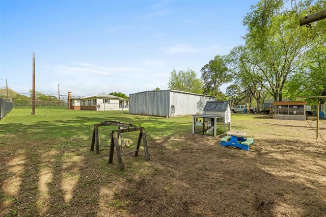 623 N Granger Street, Oakwood, TX 75855