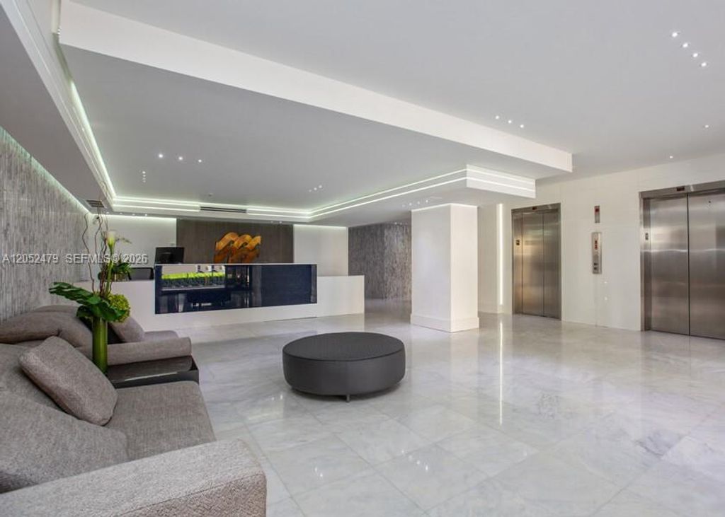 6423 Collins Ave 809, Miami Beach, FL 33141