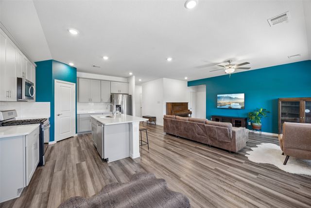 1713 Gold Mine Trail, Aubrey, TX 76227